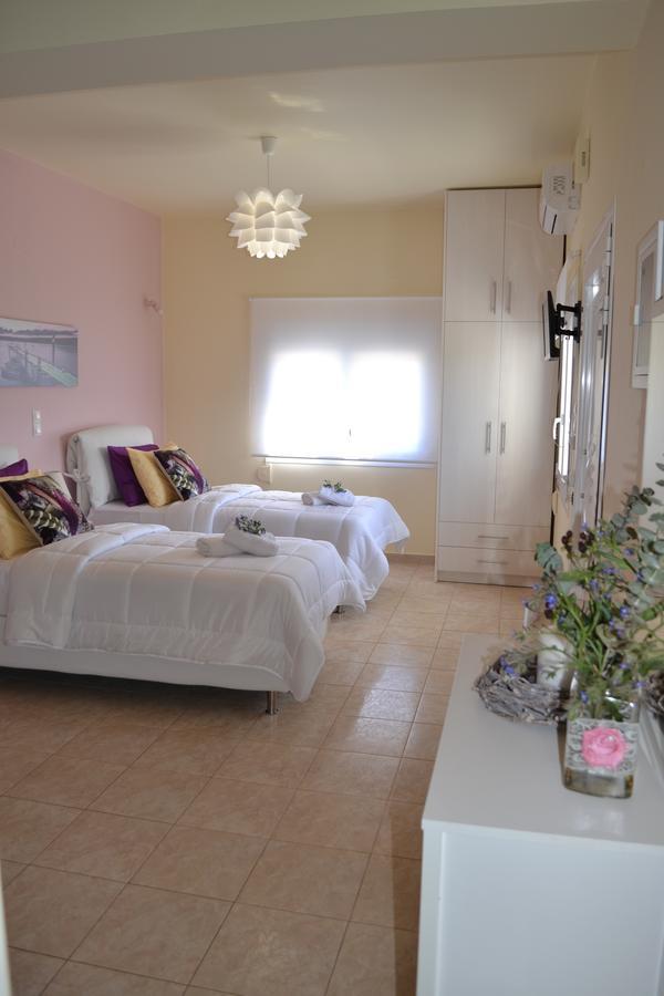 Meltemi Beach Apartments Mílatos Eksteriør bilde