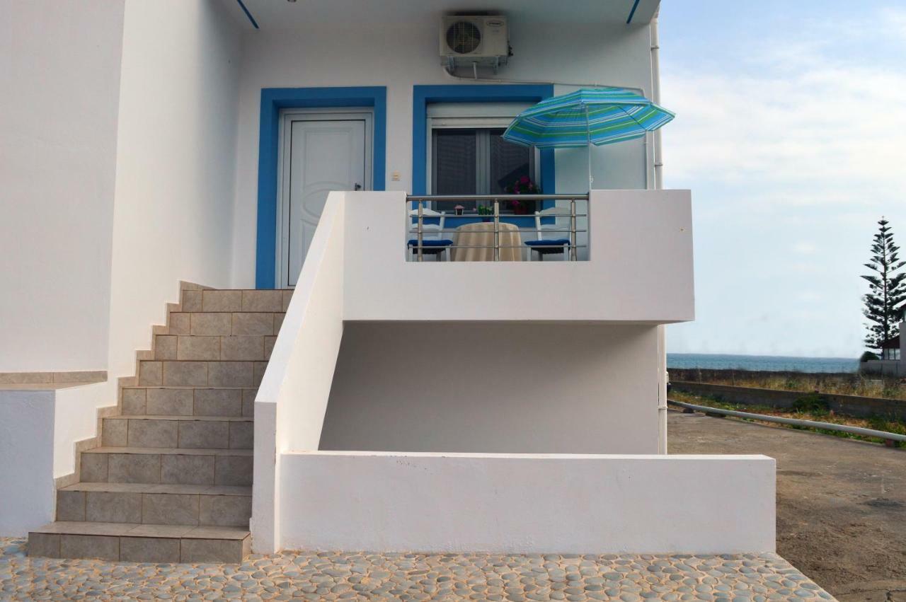 Meltemi Beach Apartments Mílatos Eksteriør bilde