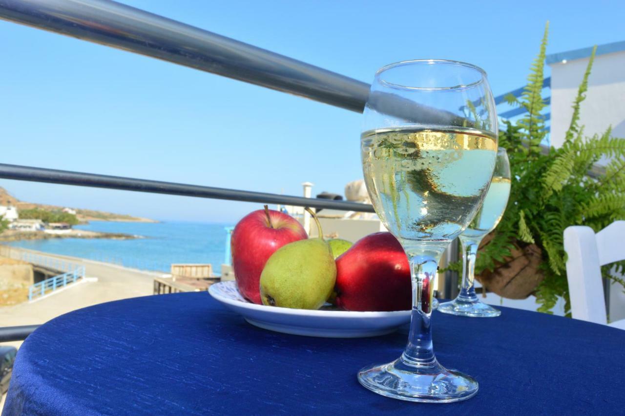 Meltemi Beach Apartments Mílatos Eksteriør bilde
